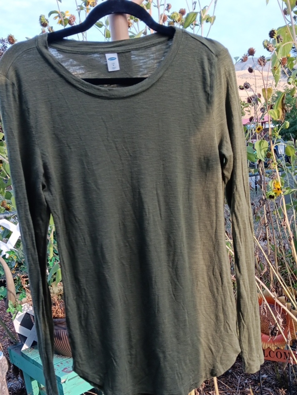 Old Navy Olive Green Long-Sleeve Crewneck Tee